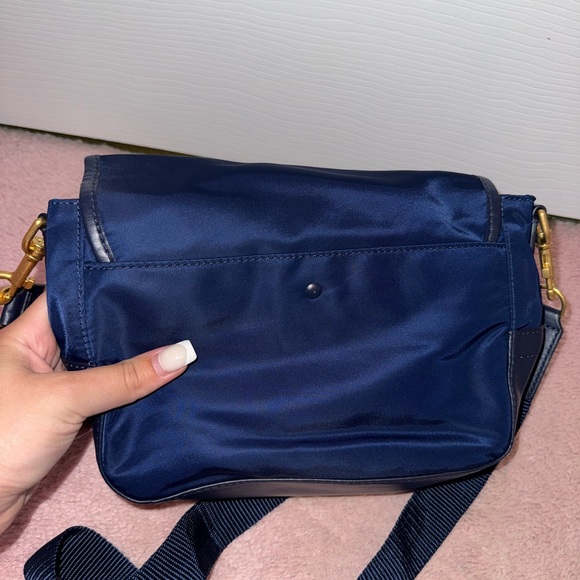 Tory Burch Crossbody Strap in 🫐 - Picture 4 of 4